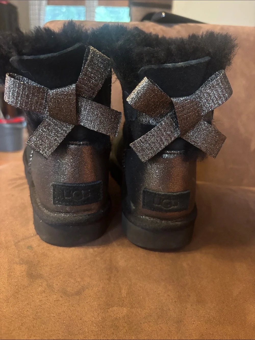 Ugg mini Bailey bow shimmer boots